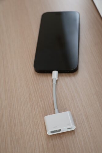 iPhoneにHDMIアダプターを接続